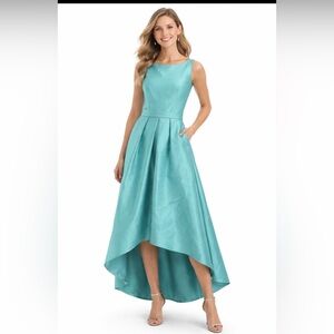 16” Ptp ALFRED SUNG Blue A-Line Sleeveless Dress. Has pockets